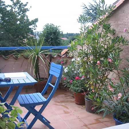 Les Pierres Blanches Bed and Breakfast Bonneuil-Matours Εξωτερικό φωτογραφία