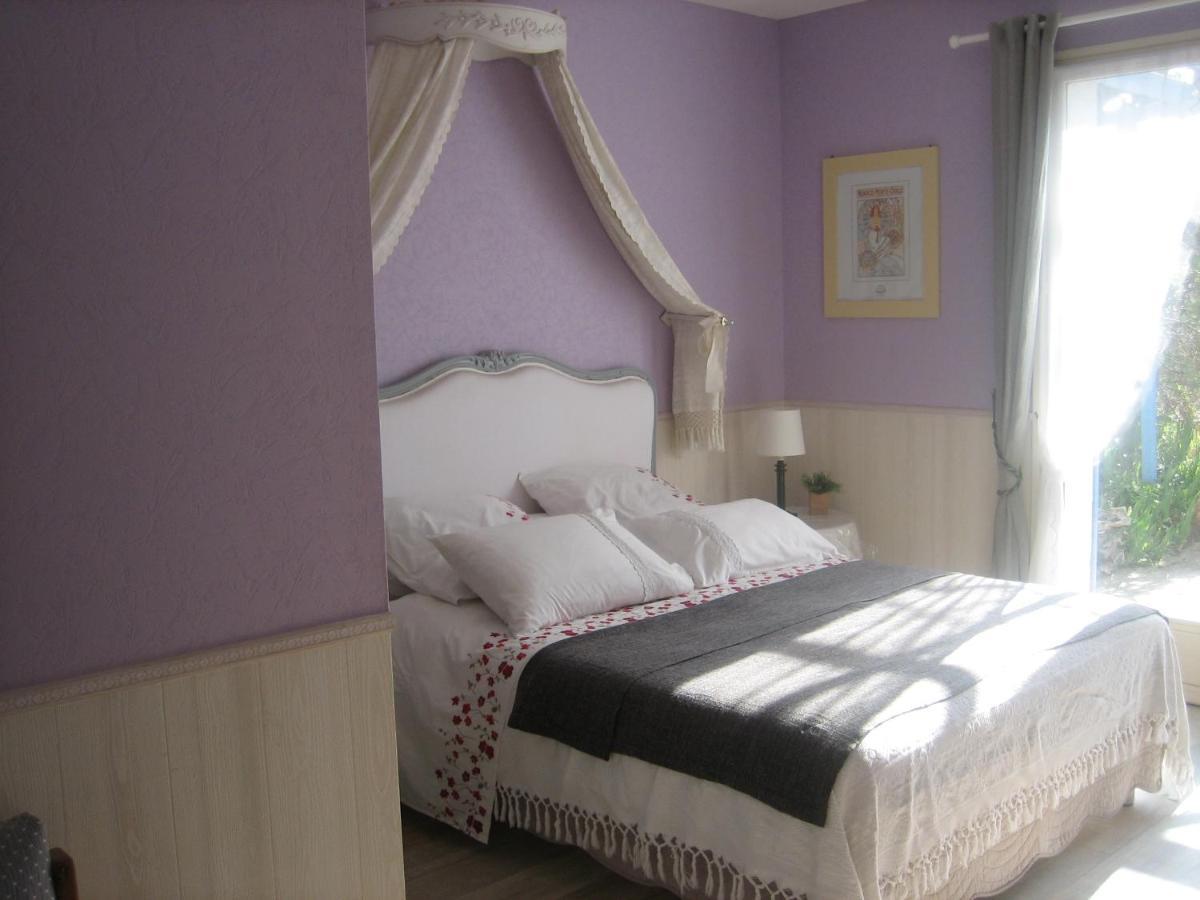 Les Pierres Blanches Bed and Breakfast Bonneuil-Matours Εξωτερικό φωτογραφία