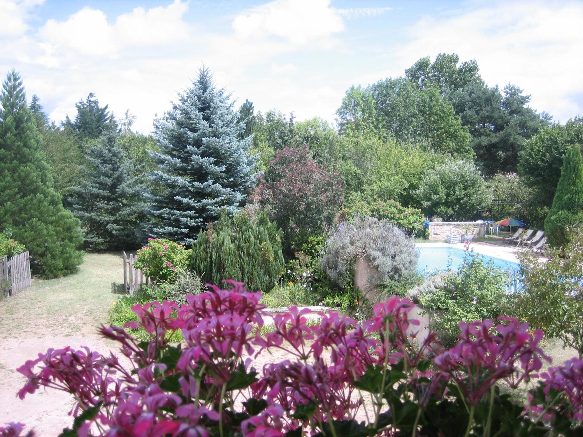 Les Pierres Blanches Bed and Breakfast Bonneuil-Matours Εξωτερικό φωτογραφία